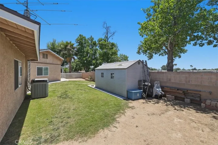 Back of Garage/Side Yard/Shed