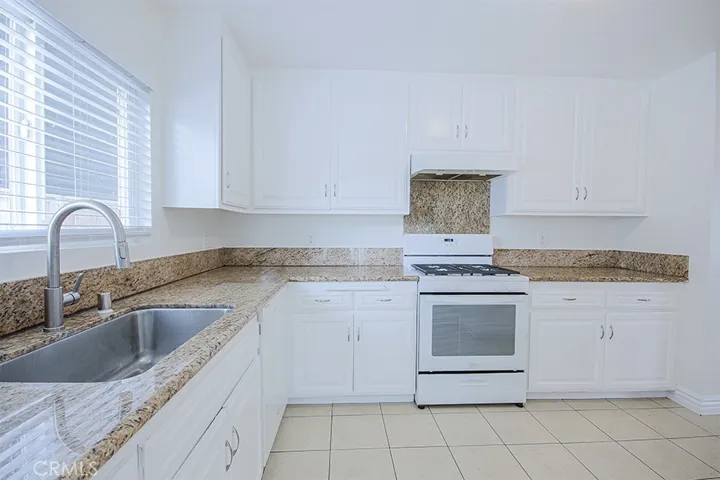 121 Lisa Lane A, Costa Mesa, California 92627