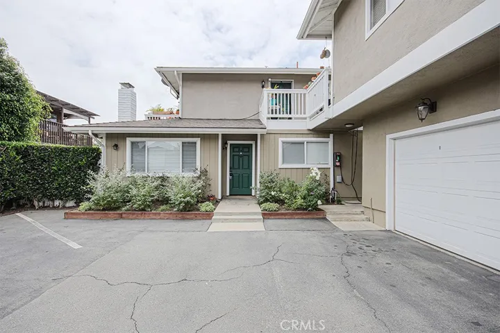 121 Lisa Lane A, Costa Mesa, California 92627