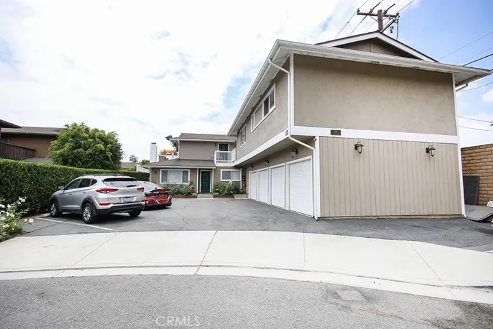 121 Lisa Lane A, Costa Mesa, California 92627
