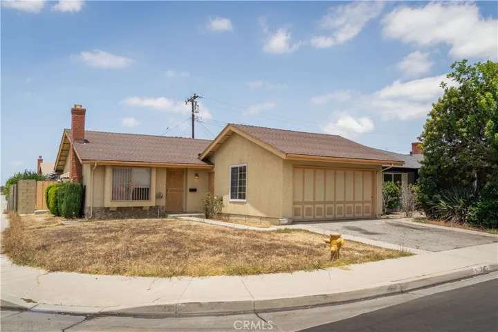 23045 Delford Avenue, Carson, California 90745