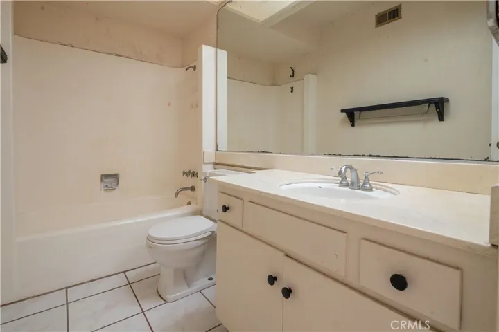 23045 Delford Avenue, Carson, California 90745