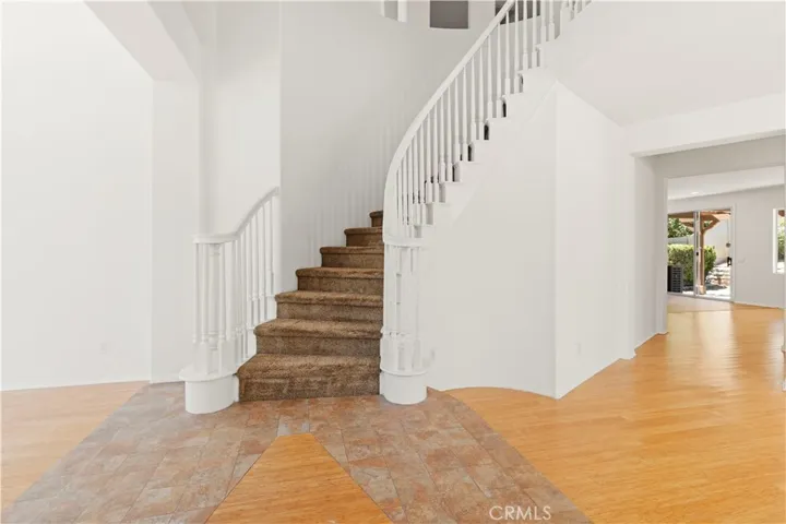 28549 Silverking Trail, Saugus, California 91390