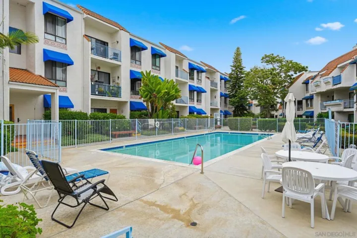 8320 Regents Rd. 1i, San Diego, California 92122