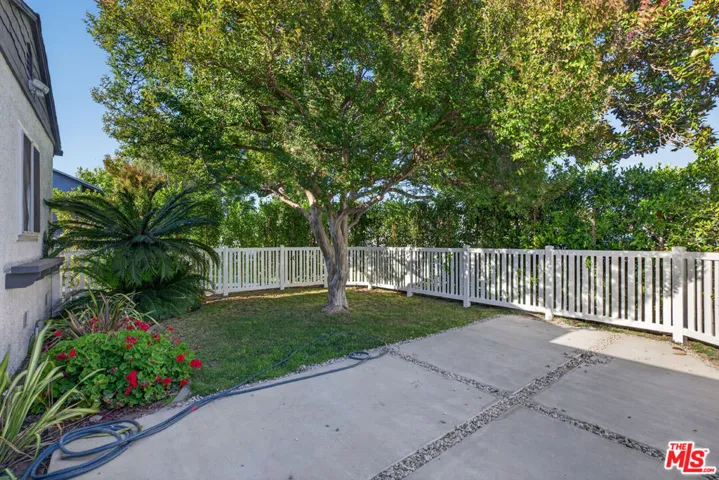 1811 N Avon Street, Burbank, California 91505