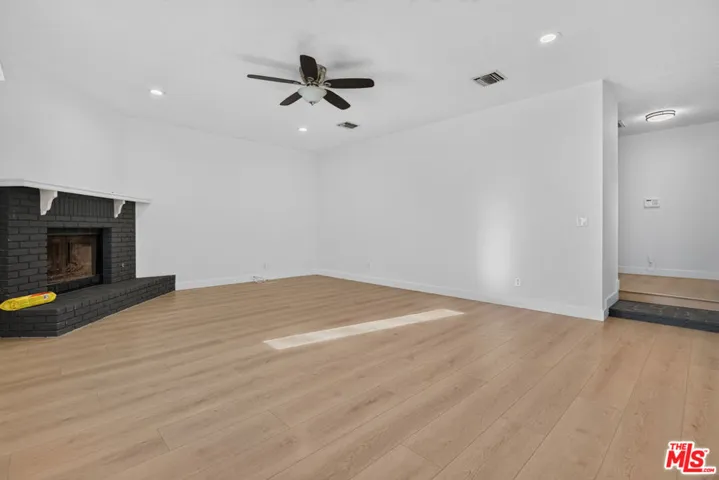 1811 N Avon Street, Burbank, California 91505
