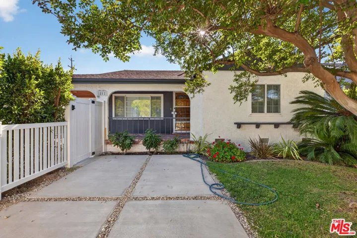 1811 N Avon Street, Burbank, California 91505