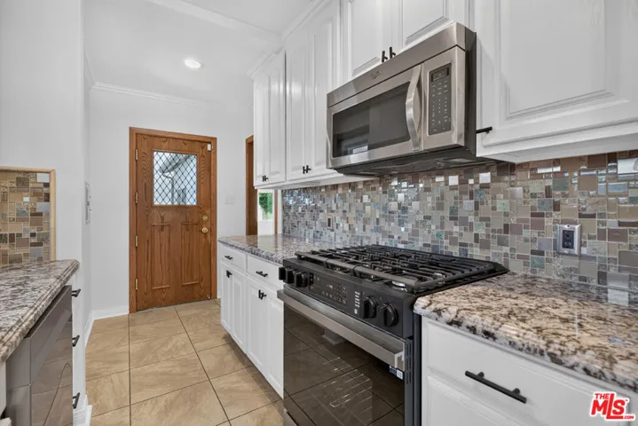 1811 N Avon Street, Burbank, California 91505