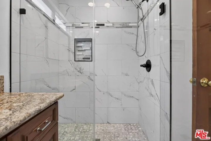1811 N Avon Street, Burbank, California 91505