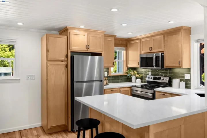 15573 Riverside Dr, Guerneville, California 95446