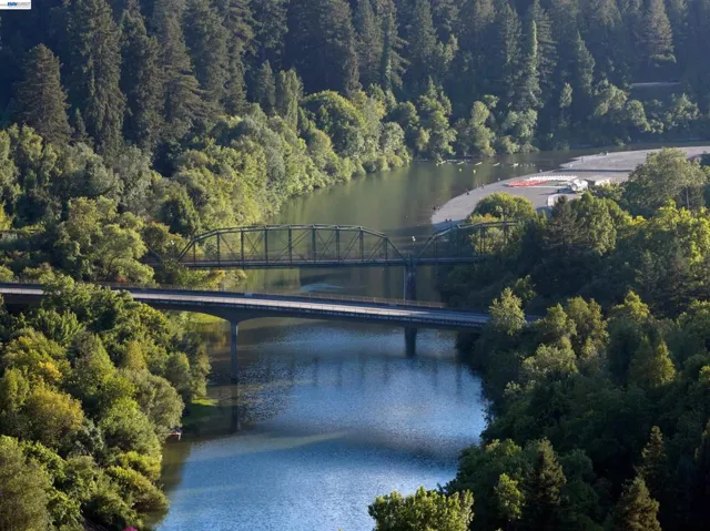 15573 Riverside Dr, Guerneville, California 95446