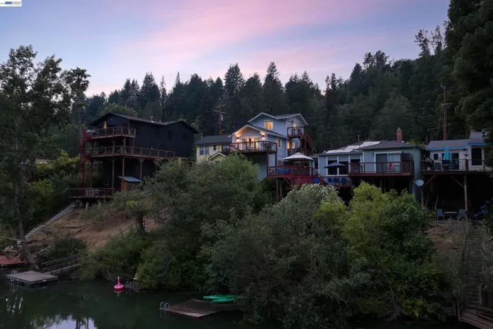 15573 Riverside Dr, Guerneville, California 95446