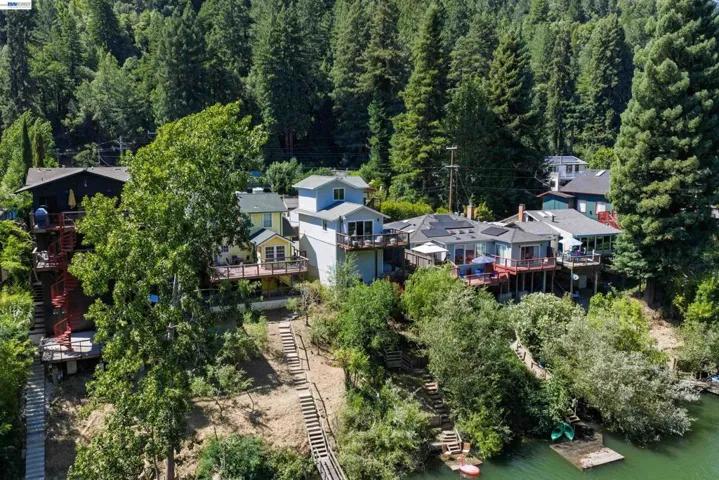 15573 Riverside Dr, Guerneville, California 95446