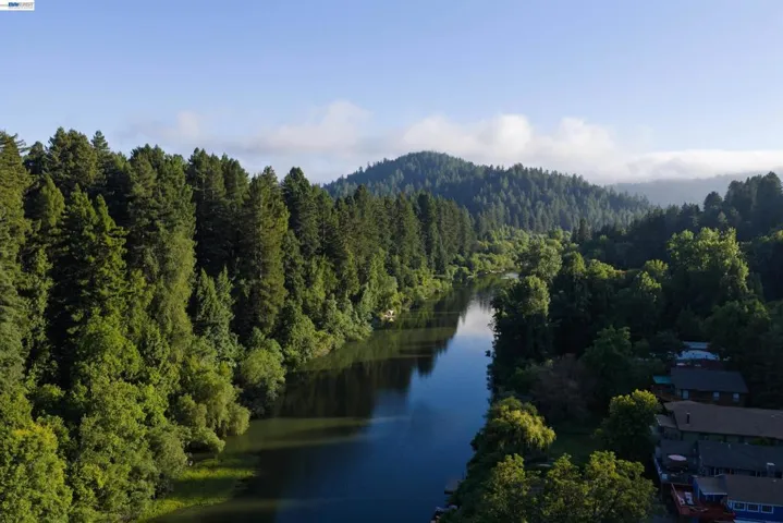 15573 Riverside Dr, Guerneville, California 95446