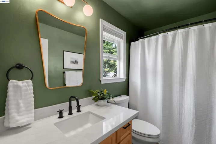 15573 Riverside Dr, Guerneville, California 95446