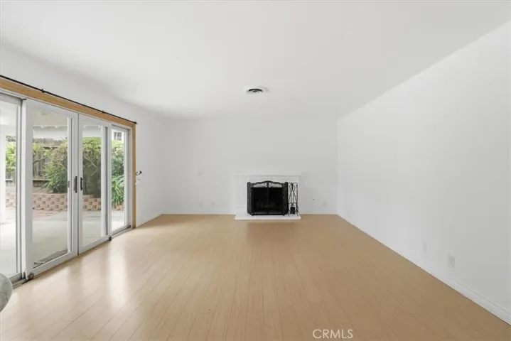 577 Houston, Thousand Oaks, California 91360