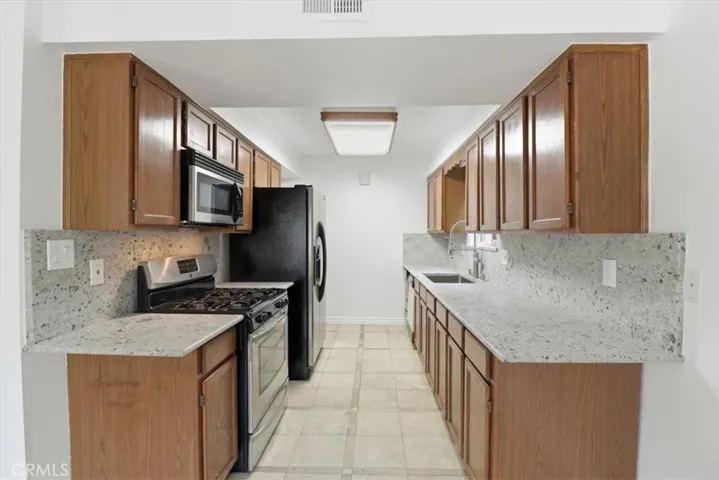 577 Houston, Thousand Oaks, California 91360