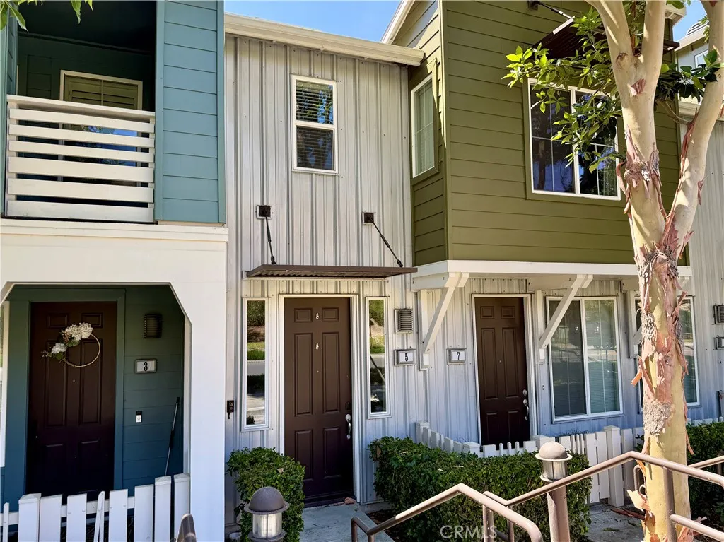 Front entrance of 5 Quartz Lane