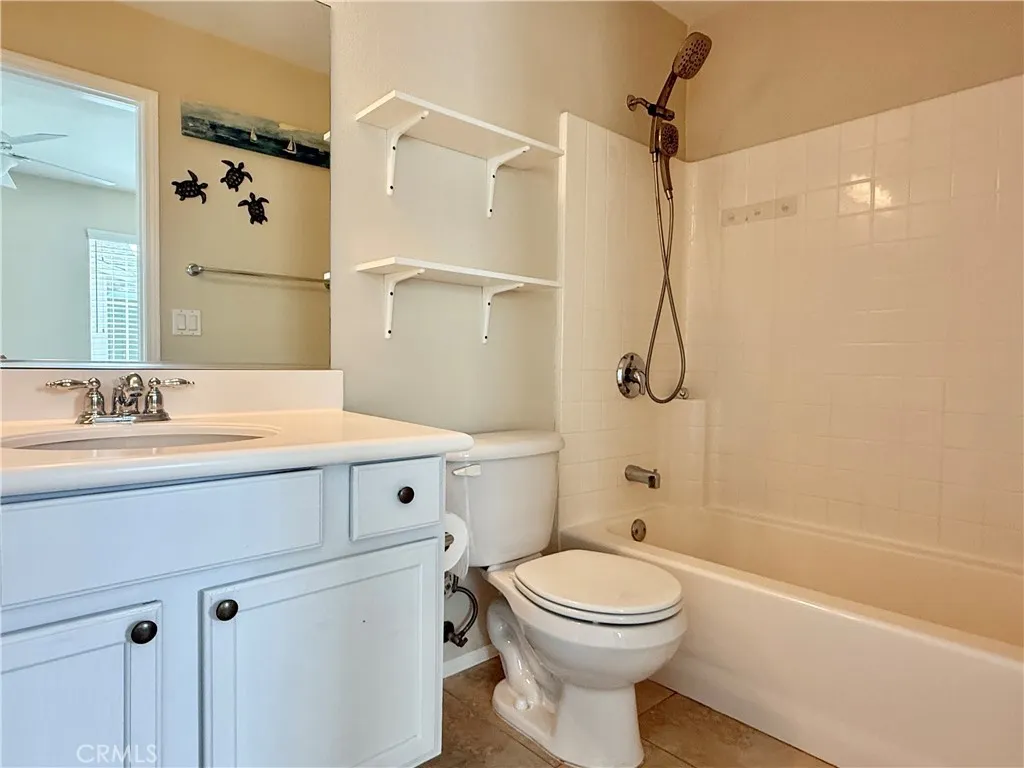 Secondary en suite bedroom