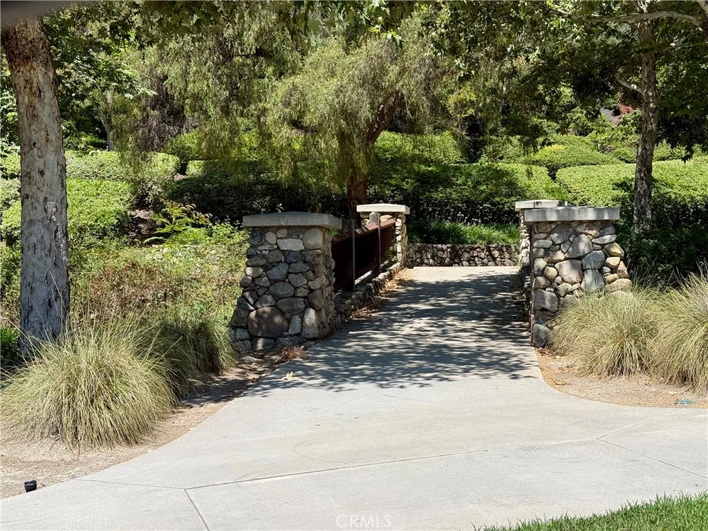 Ladera Ranch has miles of walking paths