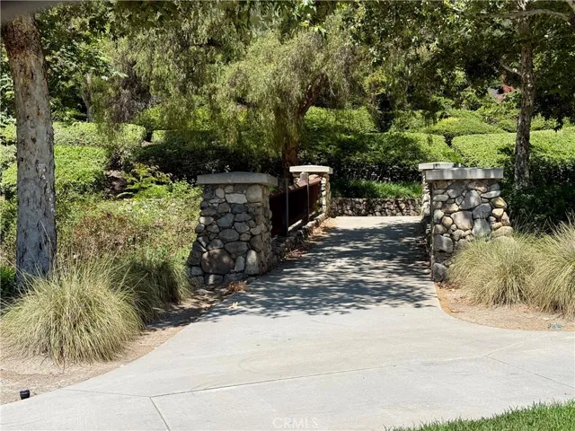 Ladera Ranch has miles of walking paths