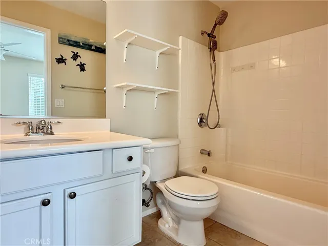 Secondary en suite bedroom