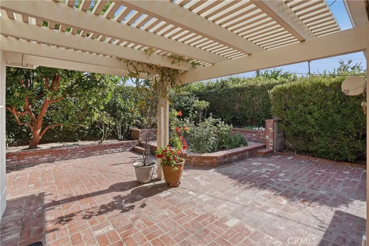 2037 S Capella Court, Costa Mesa, California 92626