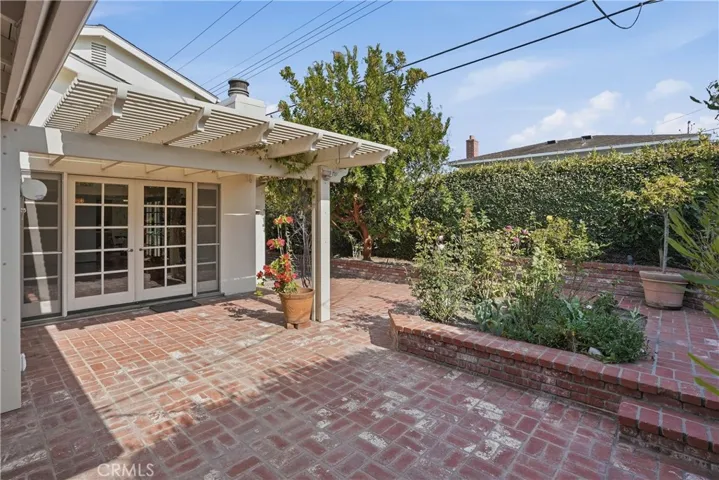 2037 S Capella Court, Costa Mesa, California 92626