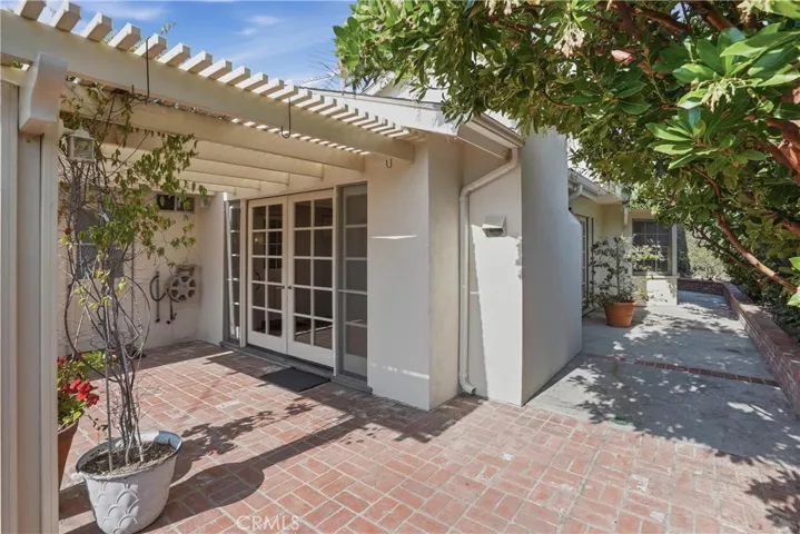 2037 S Capella Court, Costa Mesa, California 92626
