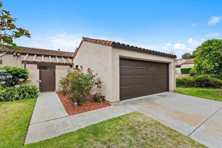 2068 Golden Circle Drive, Escondido, California 92026