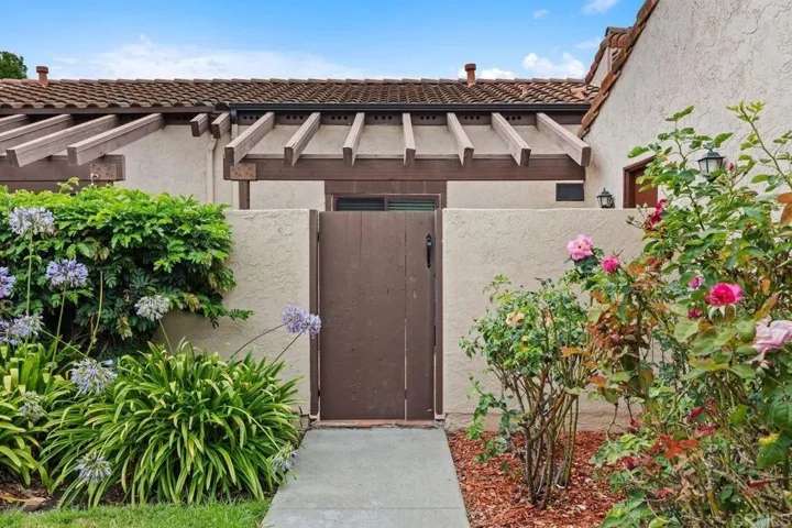 2068 Golden Circle Drive, Escondido, California 92026