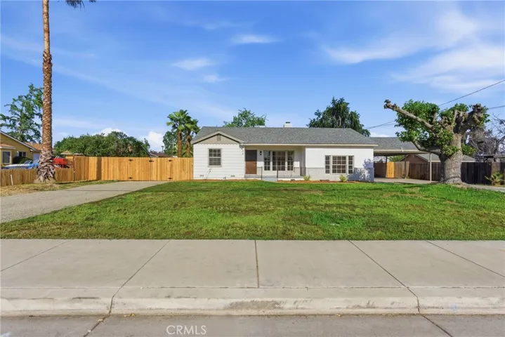 932 Baldwin, Bakersfield, California 93304