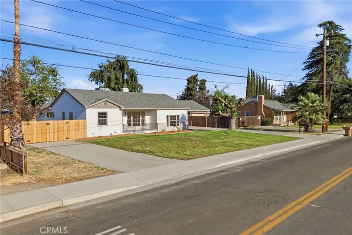 932 Baldwin, Bakersfield, California 93304