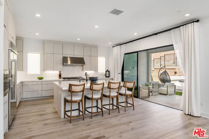 20601 W Overlook Court, Porter Ranch, California 91326