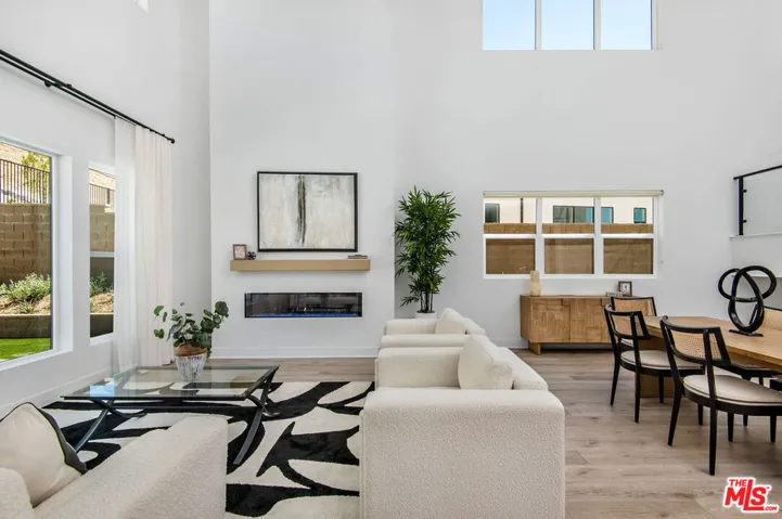 20601 W Overlook Court, Porter Ranch, California 91326