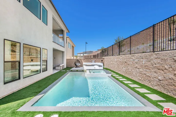 20601 W Overlook Court, Porter Ranch, California 91326