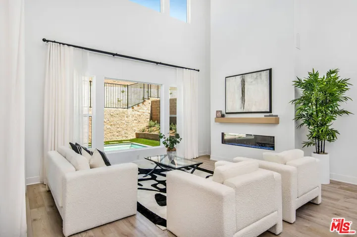 20601 W Overlook Court, Porter Ranch, California 91326