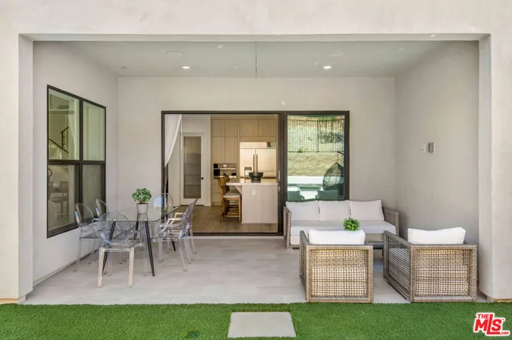 20601 W Overlook Court, Porter Ranch, California 91326