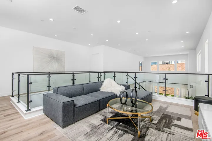 20601 W Overlook Court, Porter Ranch, California 91326