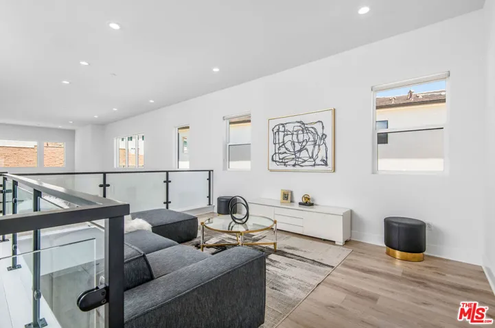 20601 W Overlook Court, Porter Ranch, California 91326