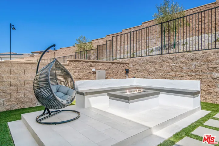 20601 W Overlook Court, Porter Ranch, California 91326