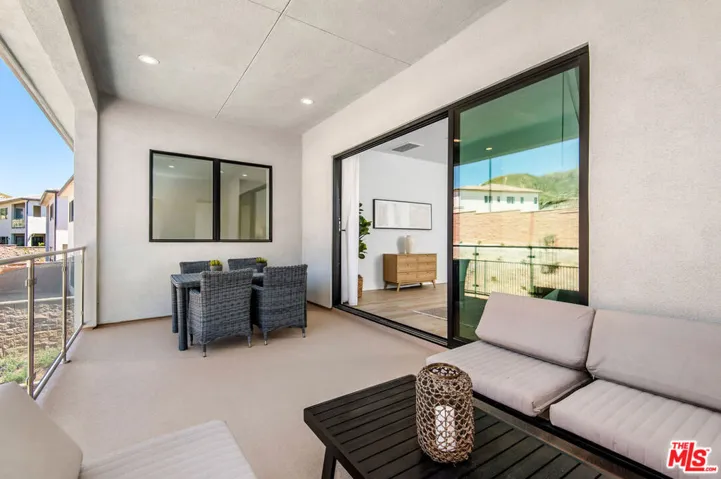 20601 W Overlook Court, Porter Ranch, California 91326
