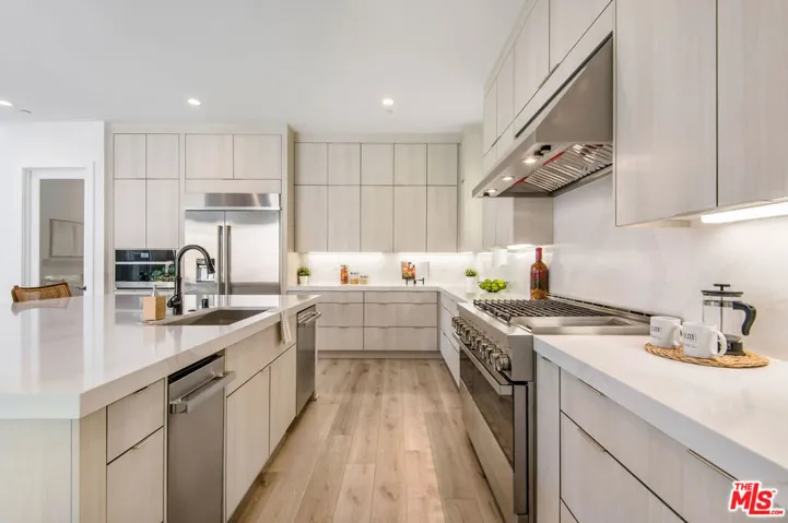 20601 W Overlook Court, Porter Ranch, California 91326