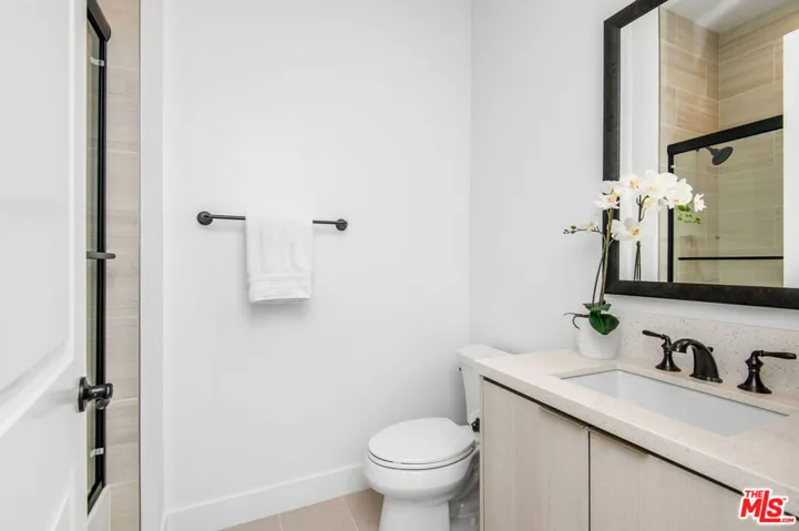 20601 W Overlook Court, Porter Ranch, California 91326