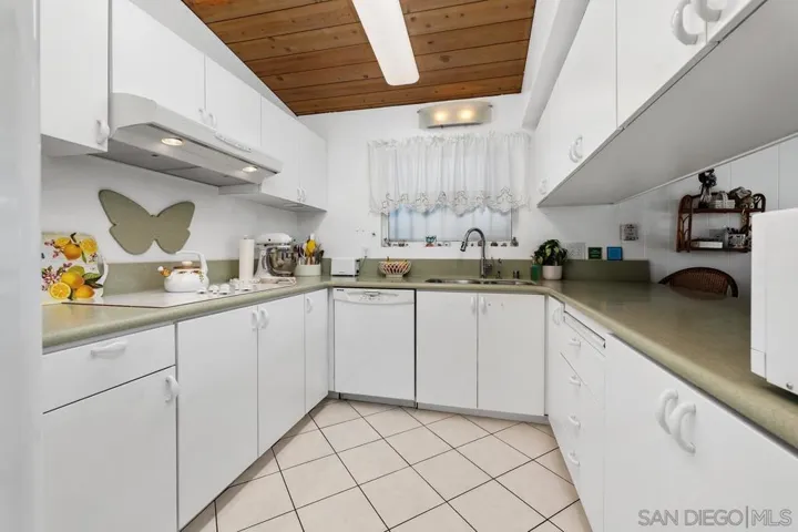4473 Charger Blvd, San Diego, California 92117