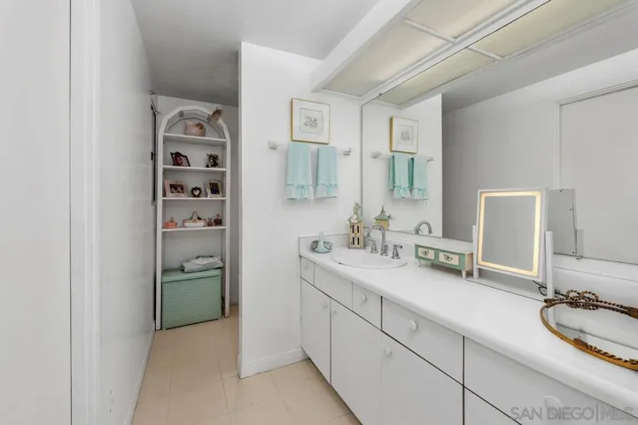 4473 Charger Blvd, San Diego, California 92117