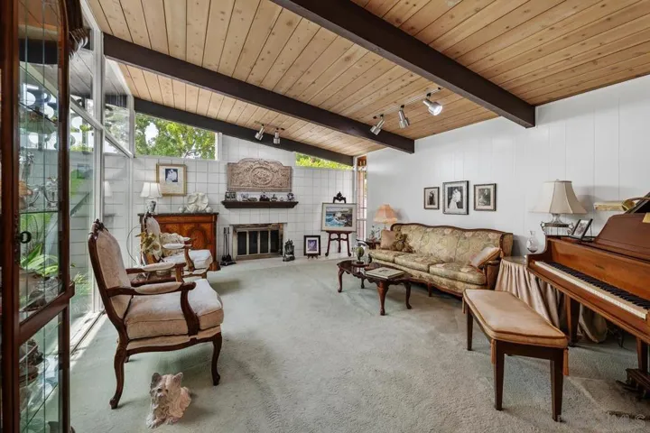 4473 Charger Blvd, San Diego, California 92117