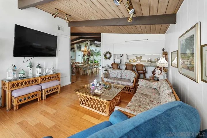 4473 Charger Blvd, San Diego, California 92117