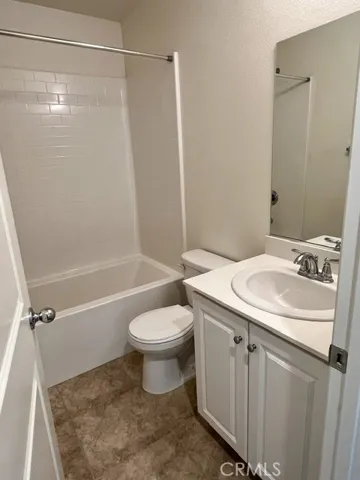 Upstairs Bath Room #3