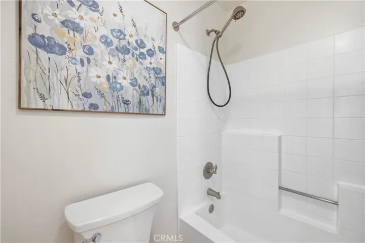 28127 Bobwhite Circle 98, Saugus, California 91350